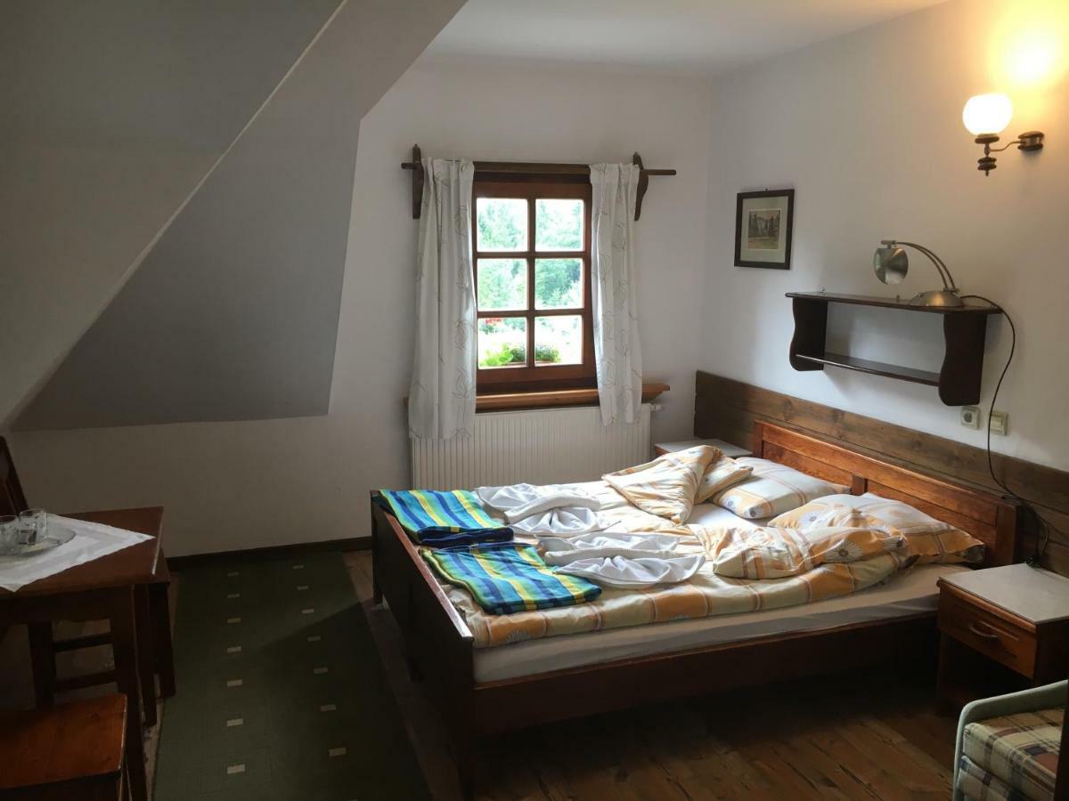 Gosciniec Pod Smrekami Bed and Breakfast Czorsztyn Exteriör bild