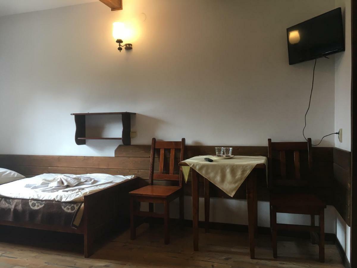 Gosciniec Pod Smrekami Bed and Breakfast Czorsztyn Exteriör bild