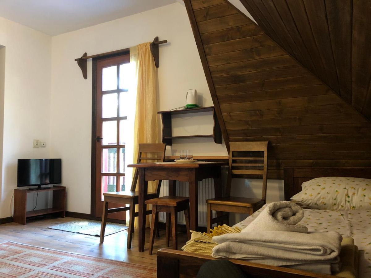 Gosciniec Pod Smrekami Bed and Breakfast Czorsztyn Exteriör bild