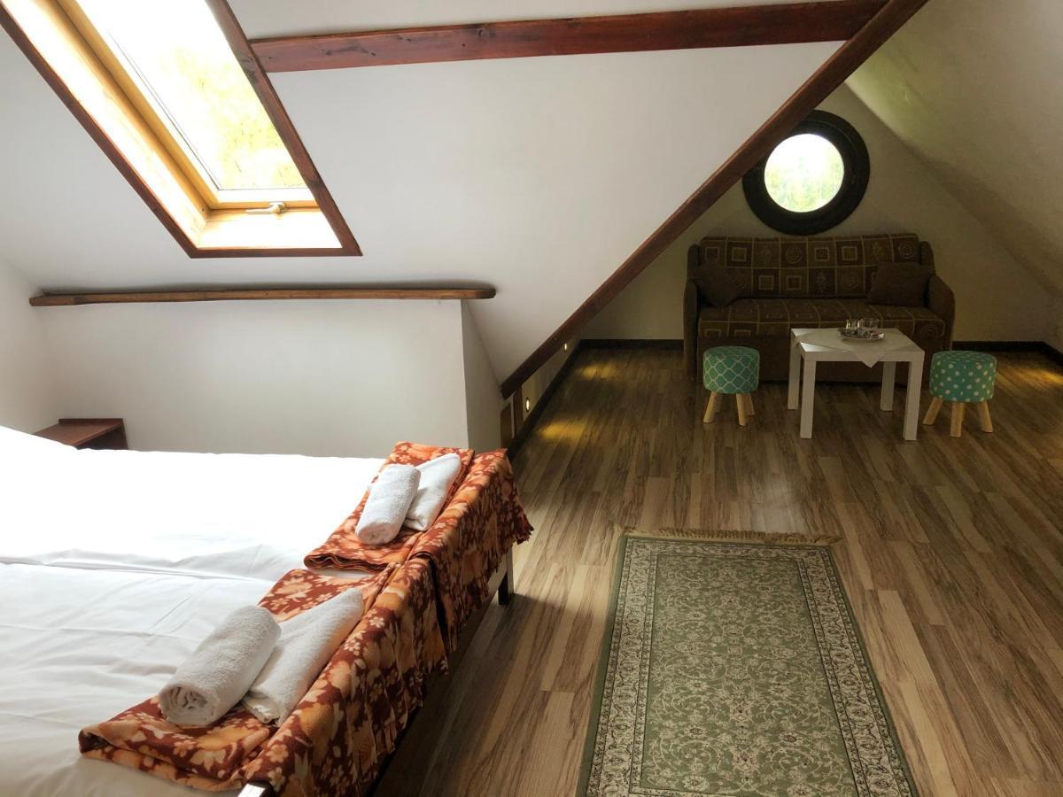 Gosciniec Pod Smrekami Bed and Breakfast Czorsztyn Exteriör bild